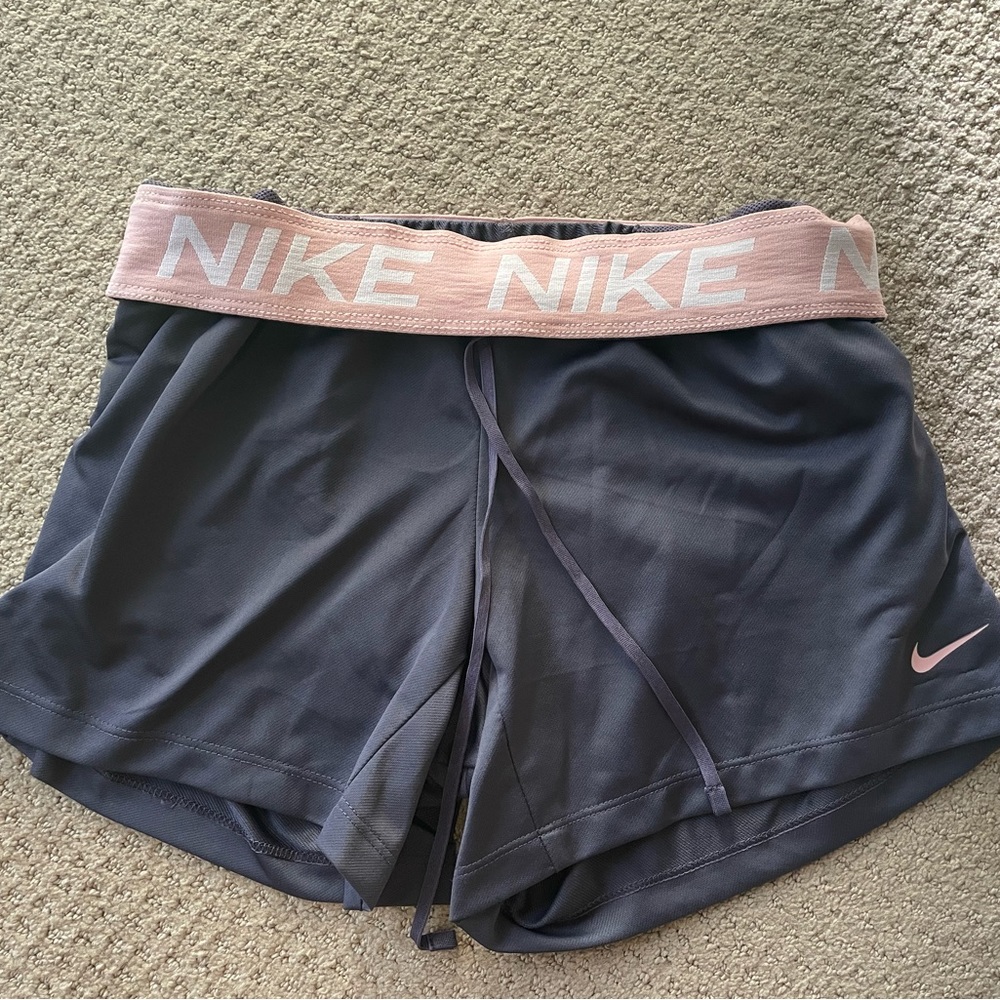 Nike Women's Dri-FIT Fitness Mid-Rise 5"